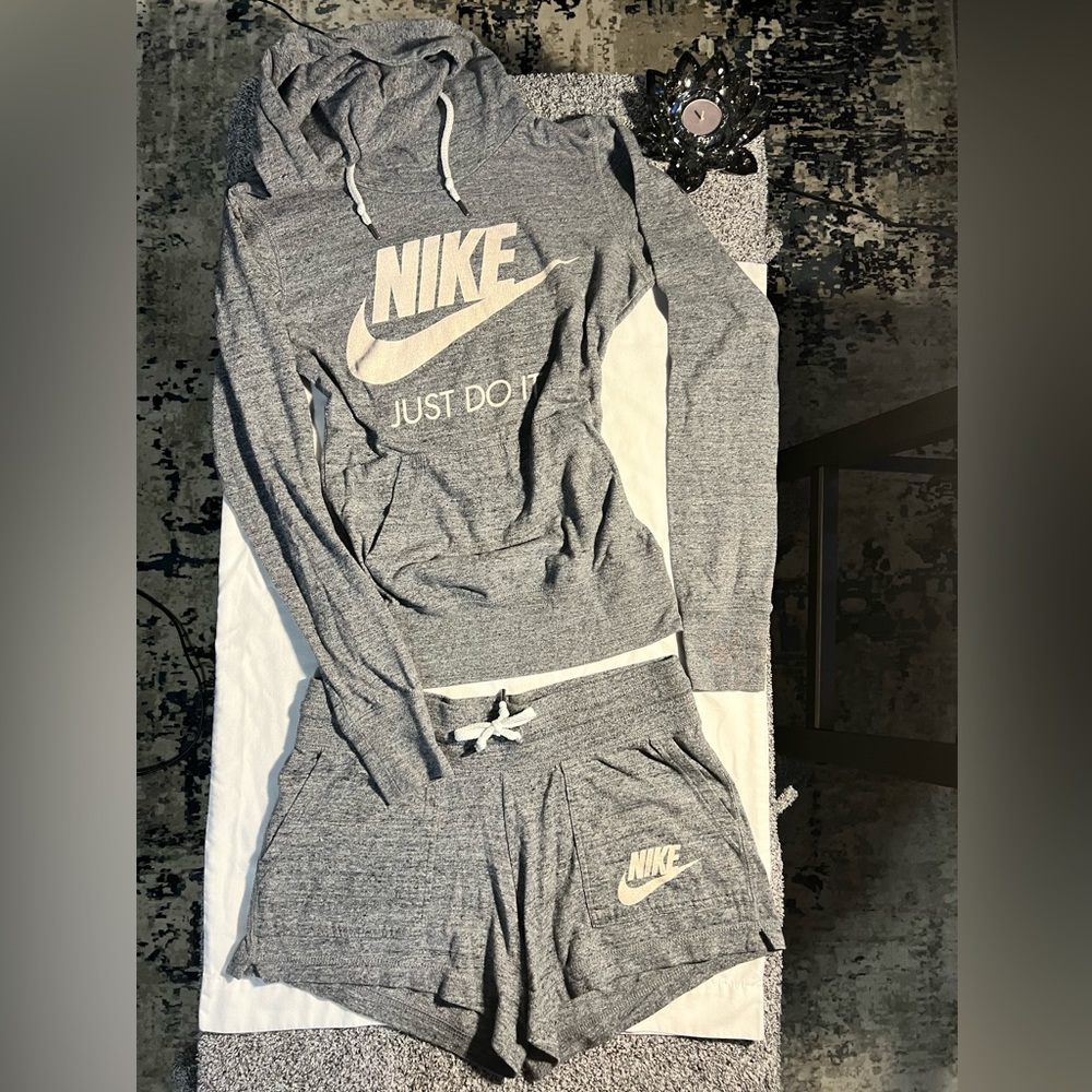 Nike Hoodie & Shorts Set